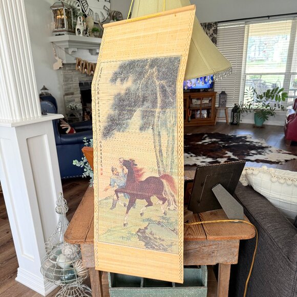 Large vintage Asian woven bamboo scroll with a horse - Picture 3 of 12